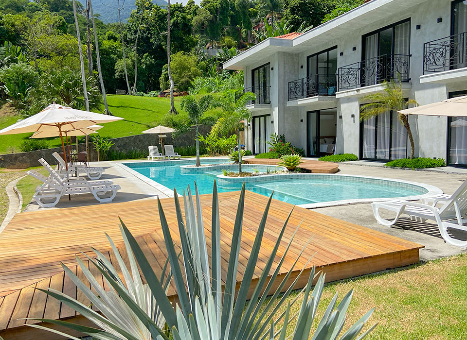 liquens-ilhabela-piscina-fachada